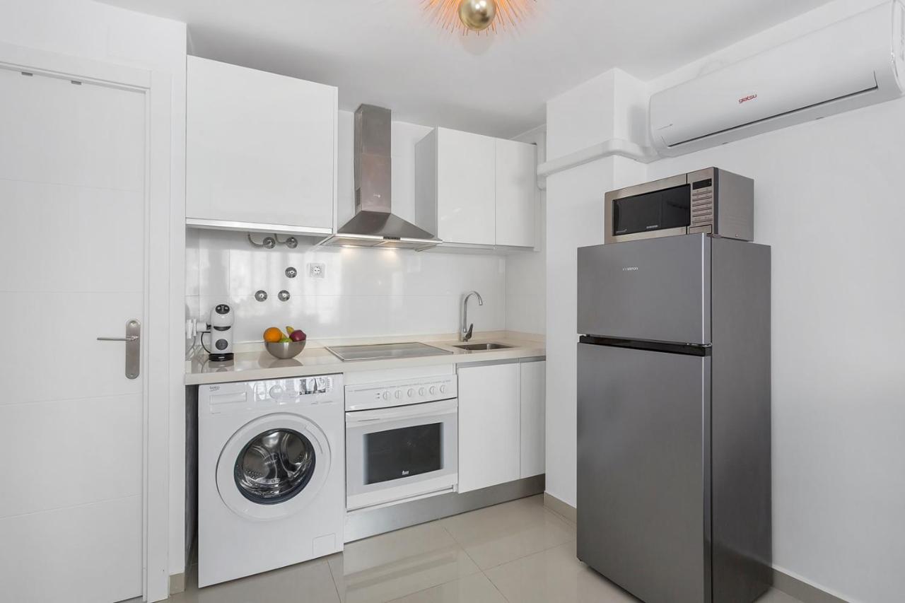 Reel Apartments- Walk To The Beach And Centre Торрев'єха Екстер'єр фото