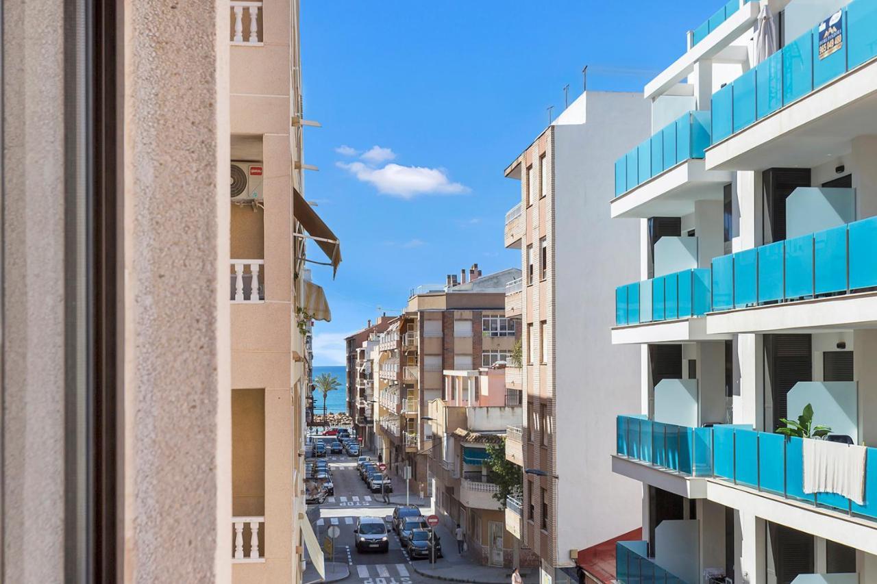 Reel Apartments- Walk To The Beach And Centre Торрев'єха Екстер'єр фото