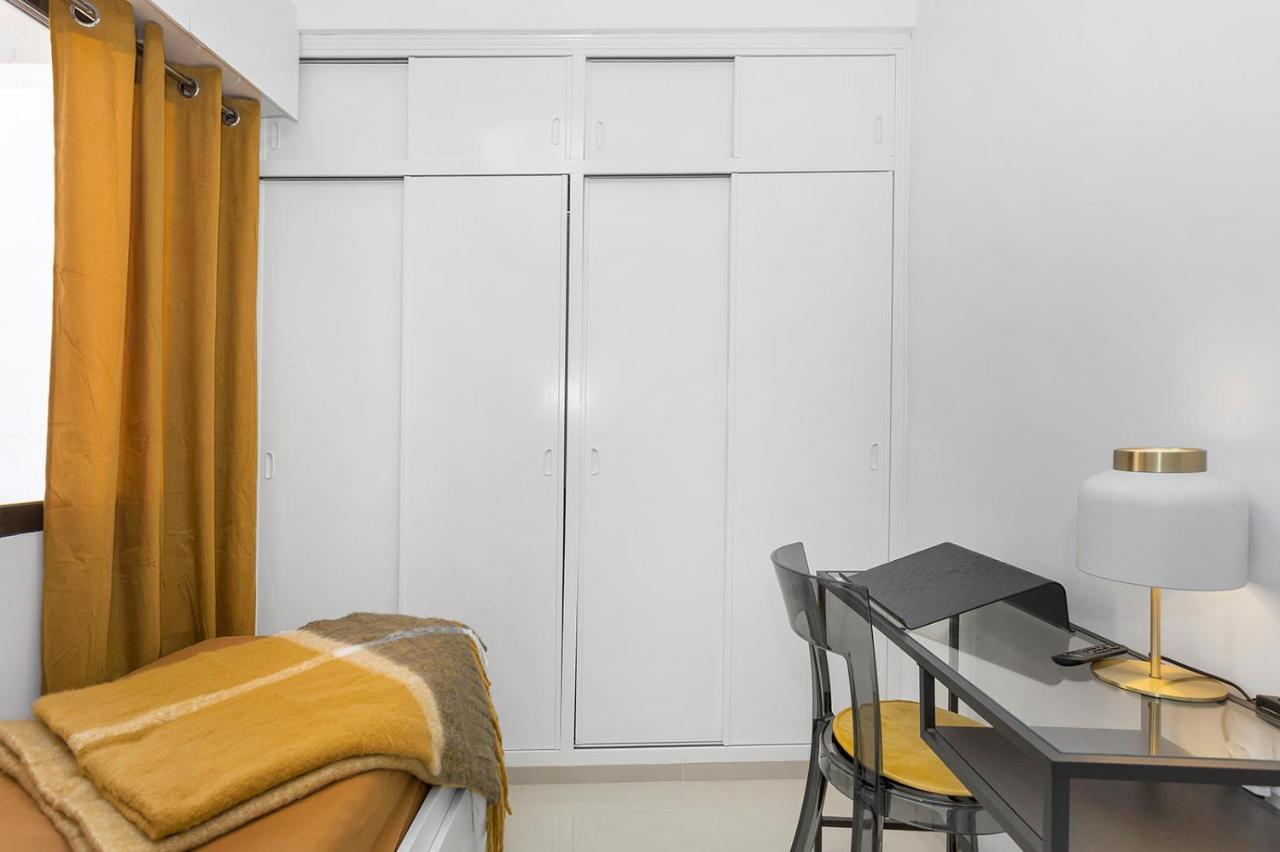 Reel Apartments- Walk To The Beach And Centre Торрев'єха Екстер'єр фото